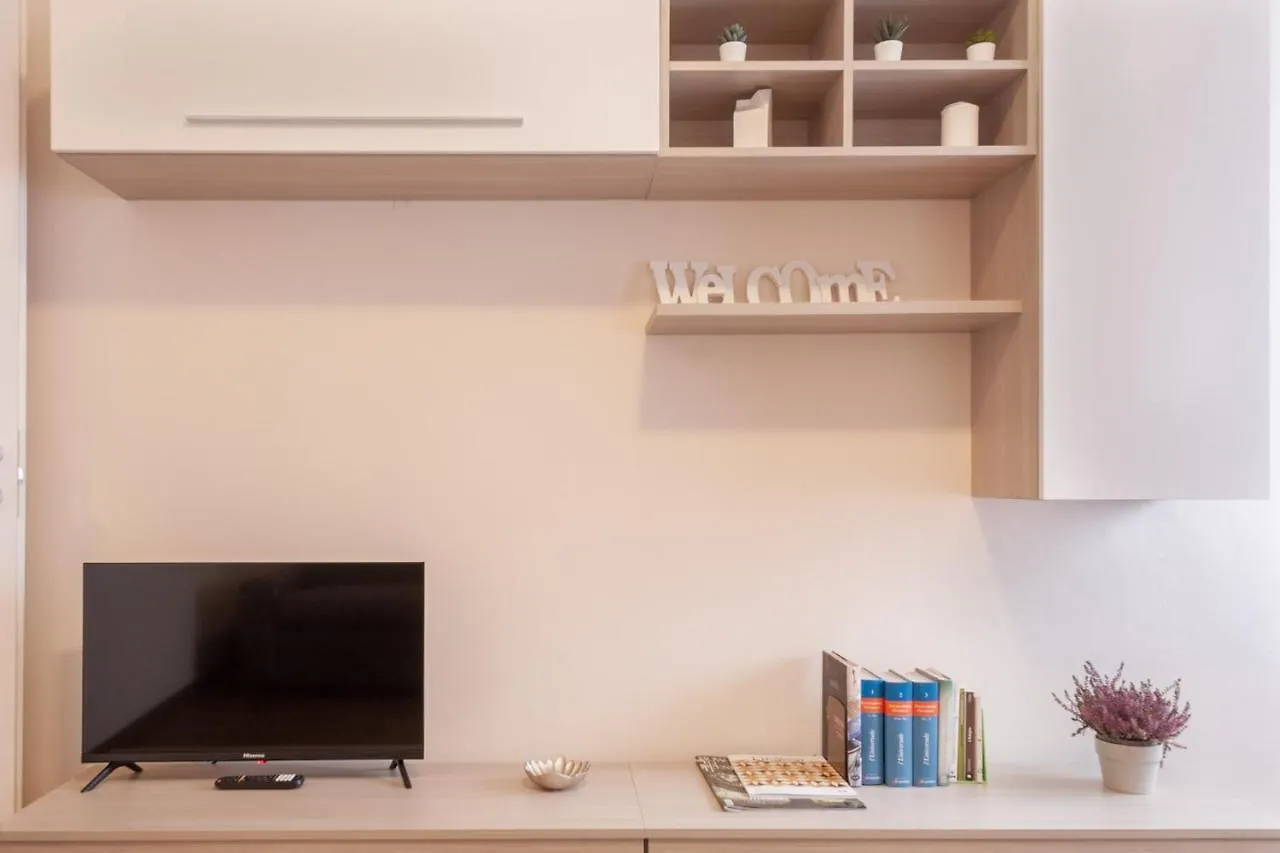 Apartamento Bnbutler - Isonzo - Luminoso Appartamento In Porta Romana Milão