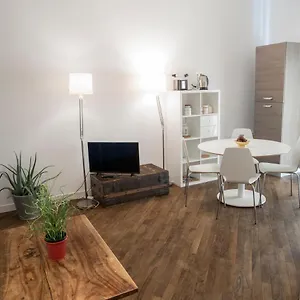 Appartamento Renovated Flat Near Duomo - Lamarmora, Milano
