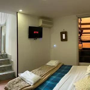 A Casa Ra Bona Crianza , Napoli Italia