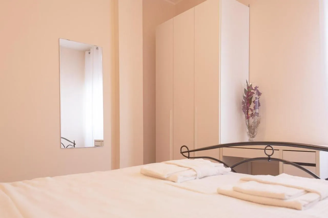 Bnbutler - Isonzo - Luminoso Appartamento In Porta Romana Milaan Appartement